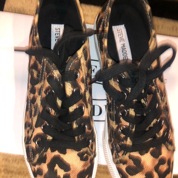 Emmi Steve Madden Platform Sneaker - Picture 4 of 5